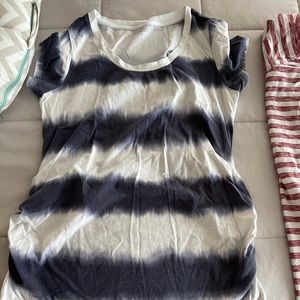 Maternity fitted tee shirt